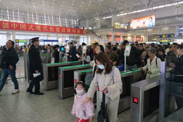 春假叠加清明，铁路上海站今日已售出儿童票3.6万张